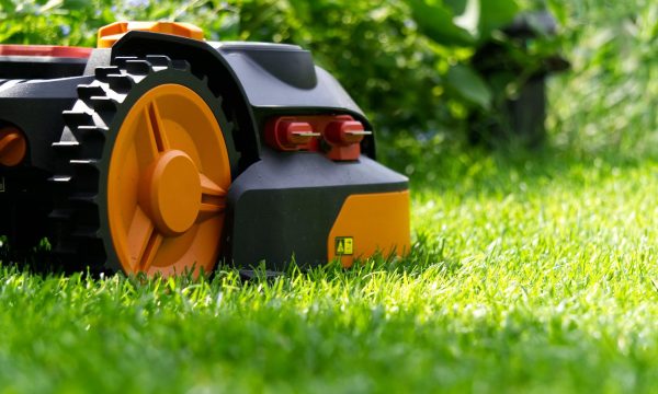 robotic-lawnmower-g186661a1c_1920